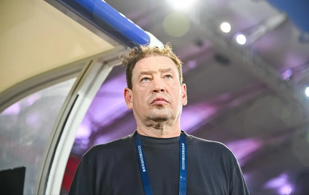 落后榜首成, 两人在申花 落后榜首成, 两人在申花