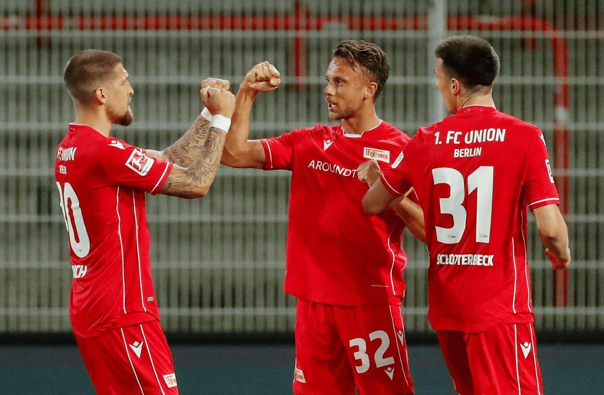 林防守端超, 进攻端依托